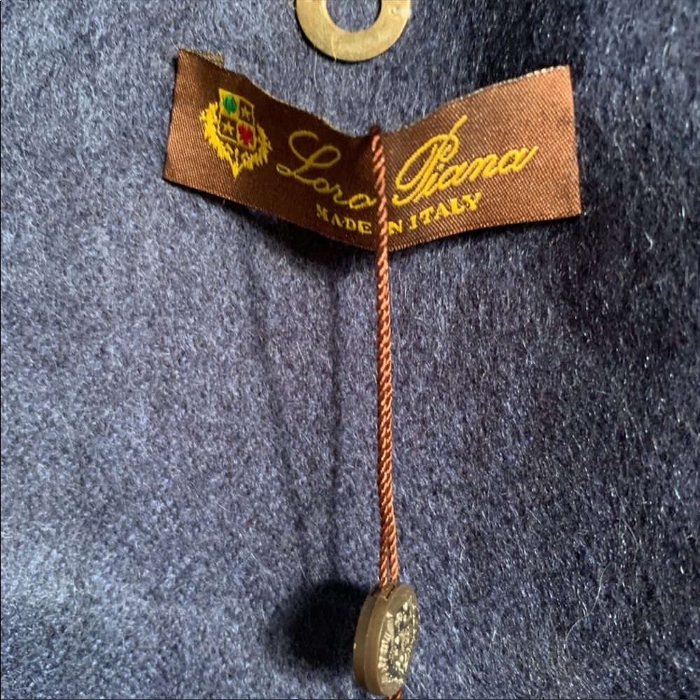 Loro Piana men’s cashmere scarf with long fringe